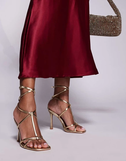 Золотистые босоножки на высоком каблуке в клетку от ASOS DESIGN широкого кроя gold