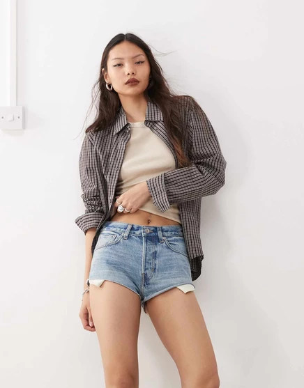 Джинсовые шорты Weekday Maia синего цвета  seventeen blue
