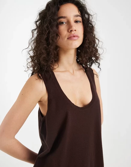 Женская майка ASOS Design тонкий трикотаж, глубокий вырез, шоколадная