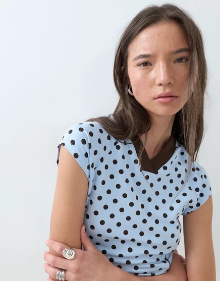 Спортивный топ с v-образным вырезом от ASOS DESIGN в горошек синего цвета - часть комплекта синего цвета