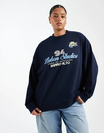Объемная толстовка ASOS DESIGN Curve со спортивным рисунком Lisbon Studios темно-синего цвета navy