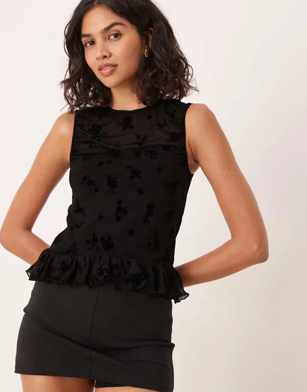Топ с рюшами и баской черного цвета от ASOS DESIGN devore black