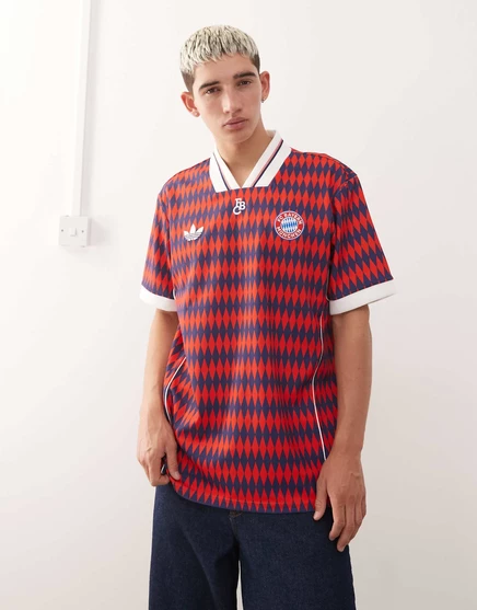 Женская игровая футболка adidas FC Bayern Munich, красно-синяя