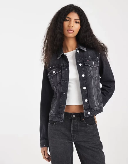 Джинсовая куртка дальнобойщика Tommy Jeans с заклепками черного цвета, постиранная черным
