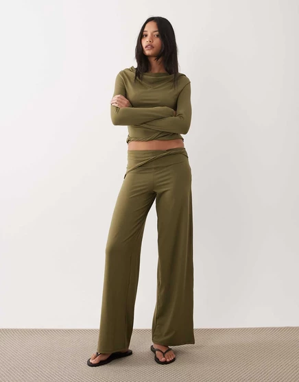 ДИЗАЙНЕРСКИЕ широкие брюки ASOS в складку с закручивающимися деталями цвета хаки - часть комплекта khaki