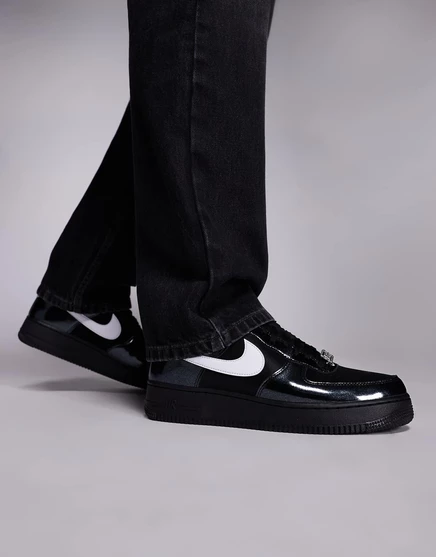 Кроссовки Nike Air Force 1 '07 LV8 черно-белого цвета 