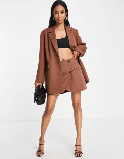 Костюмная мини-юбка Vero Moda шоколадного цвета - часть комплекта brown