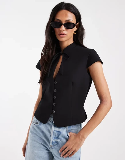 Женская блуза ASOS Design со стойкой и вырезом, черная