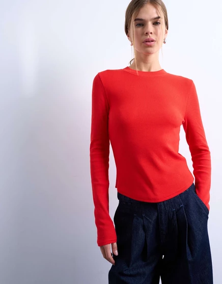 Красный топ с длинным рукавом и закругленным низом в рубчик от Topshop red