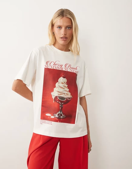 Женская футболка ASOS Design оверсайз с принтом мороженого, кремовая