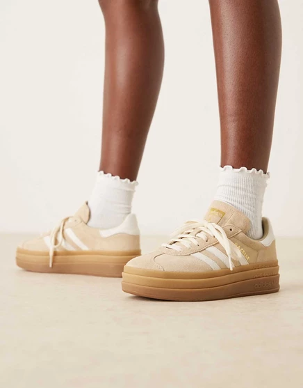 Женские кроссовки adidas Originals Gazelle Bold на платформе, бежевые