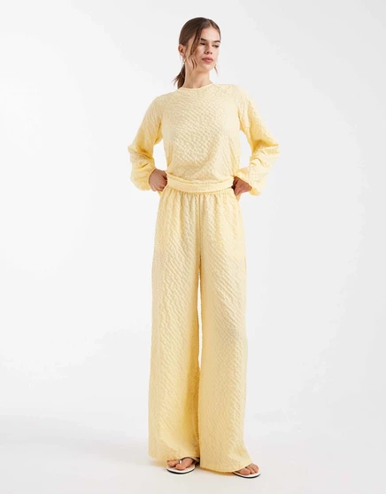 Женские широкие брюки Vero Moda фактурные, жёлтые