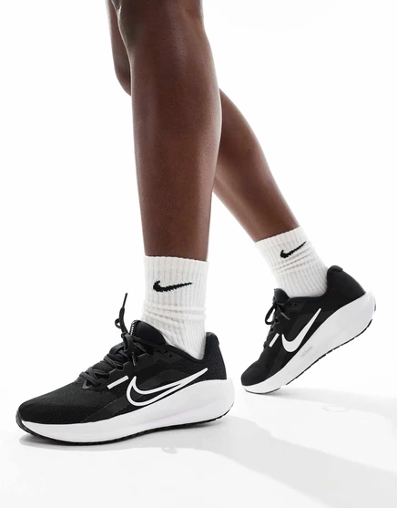 Кроссовки Nike Running Downshifter 13 черно-белого цвета black