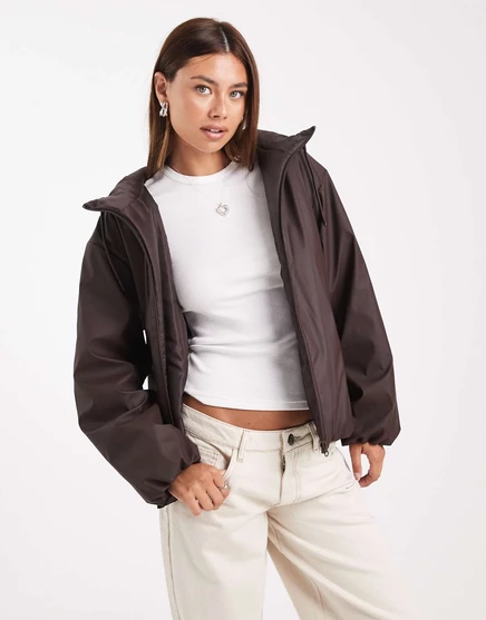 Женская бомбер-куртка ASOS Design резиновая с капюшоном, шоколадная