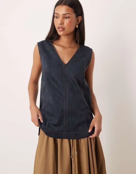 ДИЗАЙНЕРСКИЙ топ ASOS из замши темно-синего цвета с контрастной строчкой navy