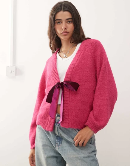 Легкий вязаный кардиган Noisy May с двусторонним бантом розового цвета pink yarrow