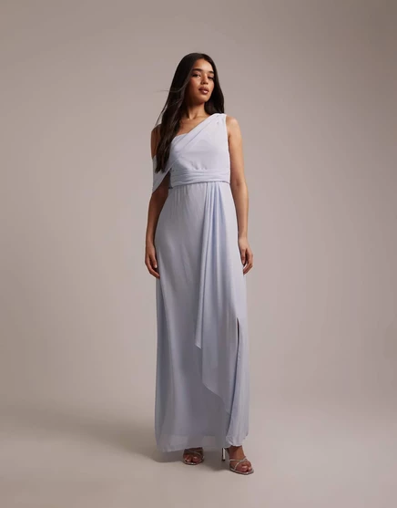 Шифоновое макси-платье со спадающими плечами от TFNC Bridesmaid Rima с юбкой-запахом светло-голубого цвета light blue