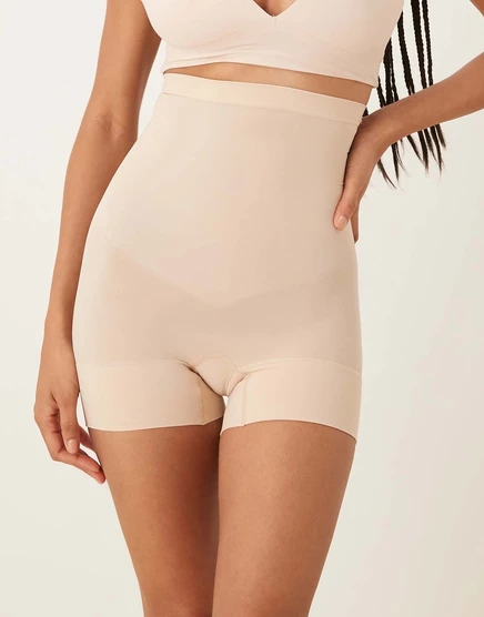 Повседневные бесшовные облегающие шорты Spanx с высокой талией мягкого телесного цвета nude