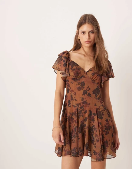 Шифоновое мини-платье ASOS DESIGN с оборкой по низу и цветочным принтом burgundy