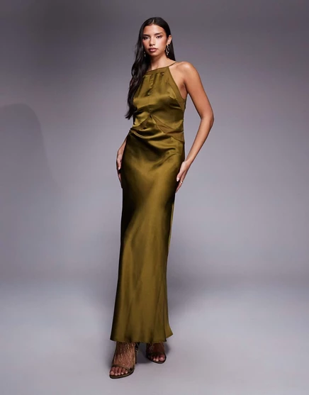 Макси-платье ASOS DESIGN из атласа и шифона с квадратным вырезом и высоким воротом темно-оливкового цвета dark olive