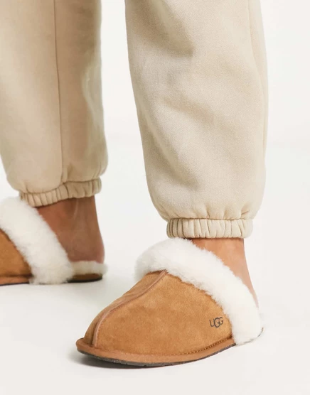 Каштановые тапочки UGG Scuffette II chestnut