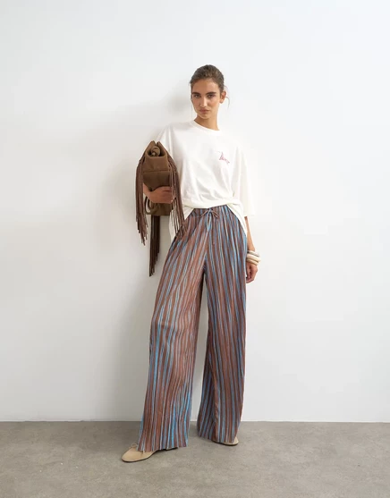 Брюки из плиссе в полоску от Topshop коричневого цвета brown
