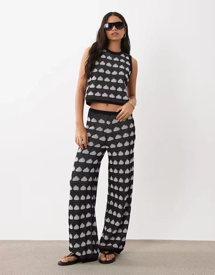 Пляжные брюки ASOS DESIGN, связанные крючком в горошек - часть комплекта mono