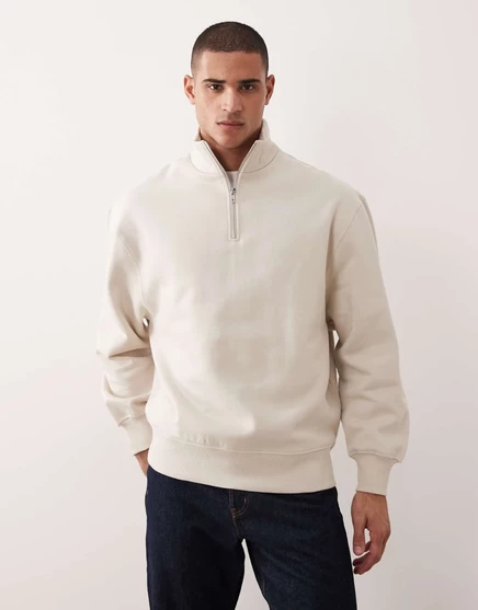 Толстовка ASOS DESIGN premium heavyweight oversize на молнии 400gsm бежевого цвета в дождливый день