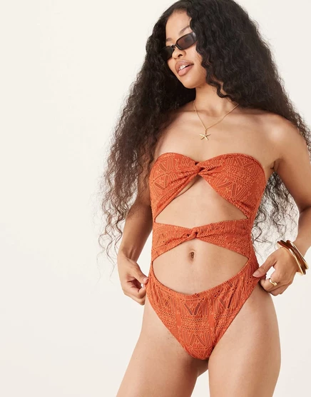 ДИЗАЙН ASOS: Купальник без бретелек Petite Kyle с петельками Brooke twist спереди цвета ржавчины rust
