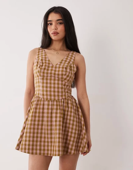 Женское мини-платье ASOS Design в коричнево-розовую клетку