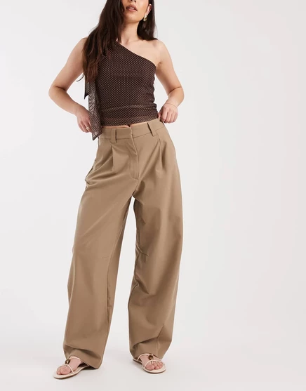 Брюки-бочкообразки ASOS DESIGN, сшитые на заказ в темно-сером цвете