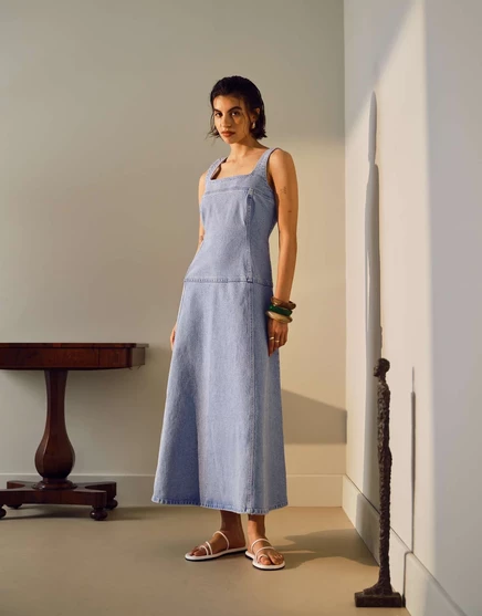 Джинсовое платье миди с заниженной талией от Topshop цвета отбеливателя bleach