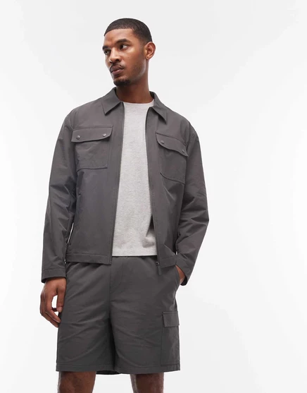 Шорты-карго укороченной длины от ASOS DESIGN motionMAX™, выполненные в четырех направлениях, цвета древесного угля - часть комплекта