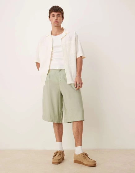 ДИЗАЙНЕРСКИЕ шорты bemuda оверсайз от ASOS с деталями в виде складок цвета шалфея seagrass