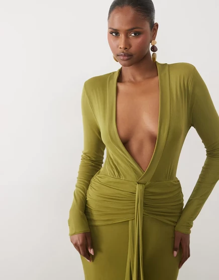 Женское макси-платье ASOS Design с глубоким вырезом, зеленое