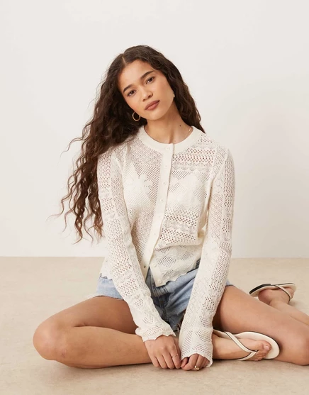 Кардиган интересной вязки в стиле пэчворк от ASOS DESIGN кремового цвета cream