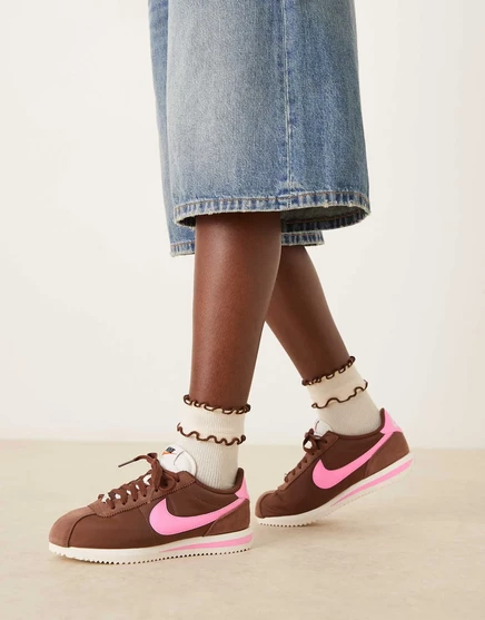 Нейлоновые кроссовки Nike Cortez коричневого и розового цветов brown