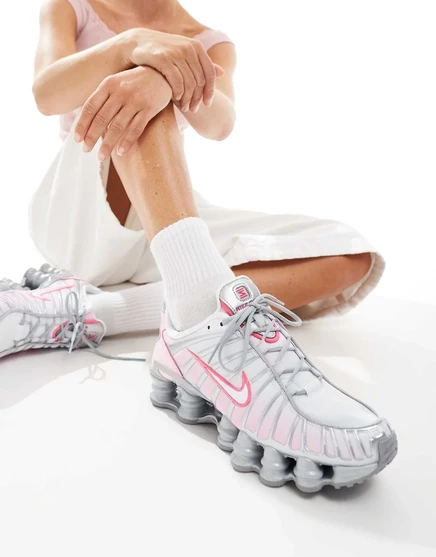 Кроссовки Nike Shox TL белого и розового цветов white