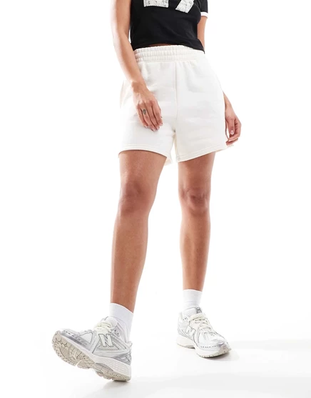 Белые шорты The North Face Evolution  white