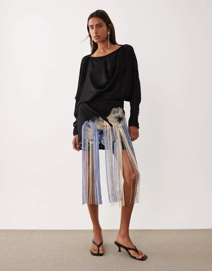 ДИЗАЙНЕРСКОЕ атласное мини-платье ASOS с цветочной вышивкой и бахромой черного цвета