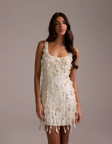 Мини-платье ASOS DESIGN, полностью украшенное жемчугом, цвета слоновой кости