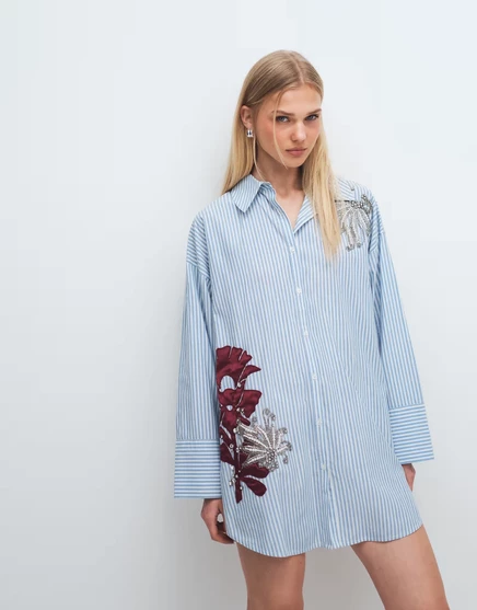 Женское мини-платье-рубашка ASOS Design в синюю полоску с вышивкой