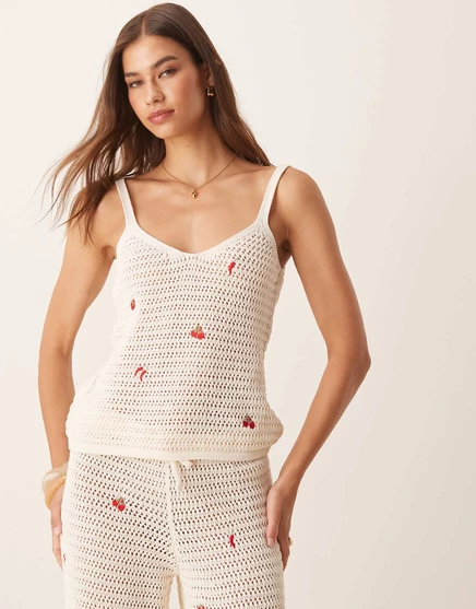 Дизайнерский трикотажный топ-майка ASOS с фруктовой вышивкой цвета экрю - часть комплекта multi