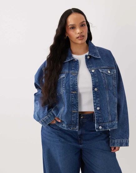 Джинсовая куртка оверсайз 90-х годов от ASOS DESIGN Curve темно-синего цвета