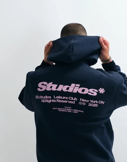 Непринужденная толстовка ASOS DESIGN с пигментным принтом спереди и сзади темно-синего цвета