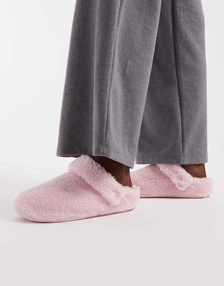 Классические флисовые тапочки Crocs молочно-розового цвета pink