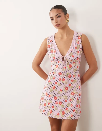 Женское мини-платье ASOS Design облегающее с кружевом, розовое в мелкий цветочный принт