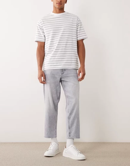 Джинсы BOSS Orange свободного кроя из денима средне-серого цвета medium grey