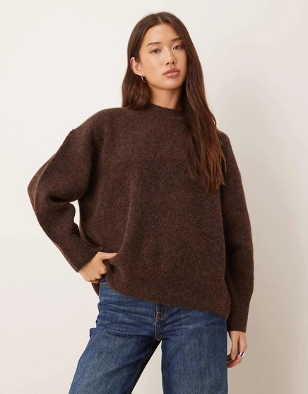 ДИЗАЙНЕРСКИЙ свитер оверсайз с круглым вырезом из смеси альпаки ASOS DESIGN шоколадного цвета chocolate