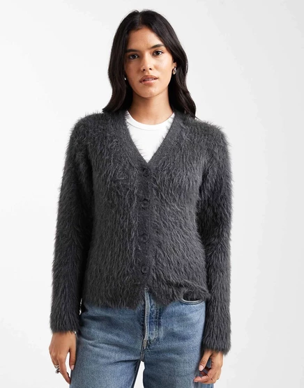 ДИЗАЙНЕРСКИЙ вязаный кардиган ASOS с V-образным вырезом из пряжи для наращивания ресниц цвета древесного угля charcoal